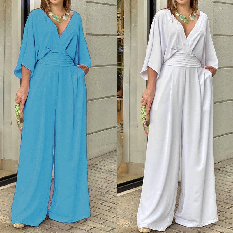 đElegĂĄns nĆi jumpsuit szĂ©les szĂĄrral Ă©s V-nyakkal