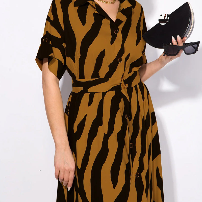 ✨🦓V-nyakú ruha mintás pántokkal és derékkal