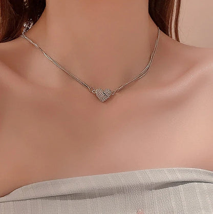 Elegáns nyaklánc, csillogó - "Mágneses szív"