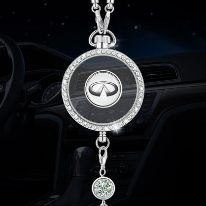 Autó aromaterápiás logós medál fémből és gyémántokból