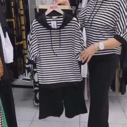 ✨Női Csíkos Felső és Egyszínű Nadrág Szett