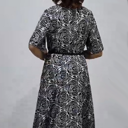 Elegáns, mintás maxi ruha övvel