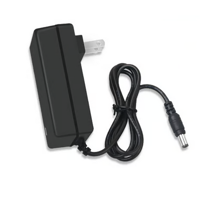 🔌 Intelligens lítium-ion akkumulátor-töltő – 4 rekeszes univerzális | Automatikus felismerés, túltöltés elleni védelem, USB- és hálózati bemenet – Ideális zseblámpákhoz, e-cigikhez és elektromos szerszámokhoz 🔦